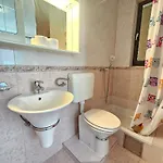 Apartamento Blaz Nv 1 - 150m From The Novi Vinodolski