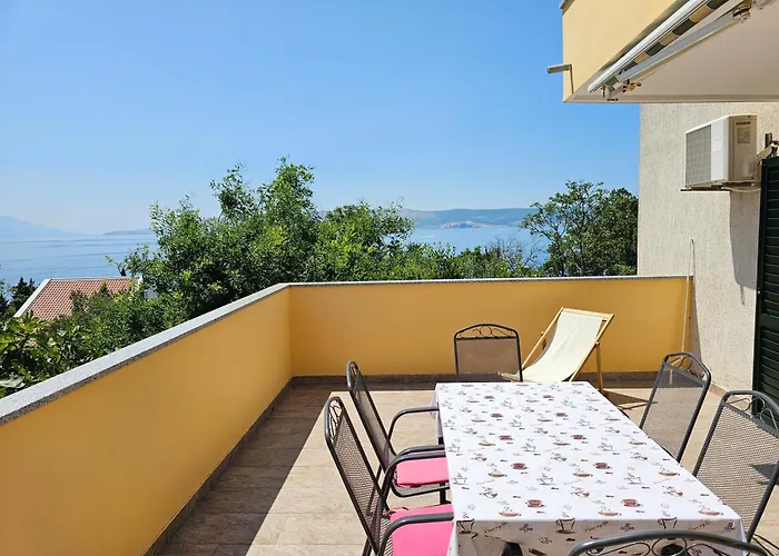 Διαμέρισμα Blaz Nv 1 - 150m From The Novi Vinodolski