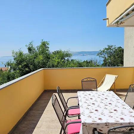 Apartmán Blaz Nv 1 - 150m From The Novi Vinodolski